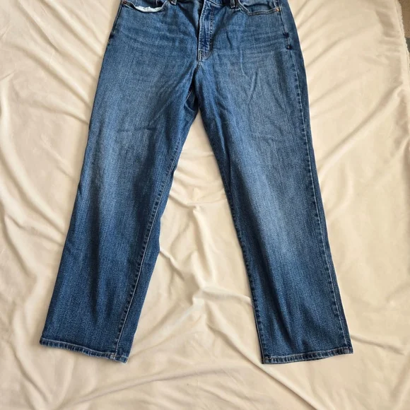 Old Navy Women's High Rise Jeans - Classic Denim - Picture 1 of 1